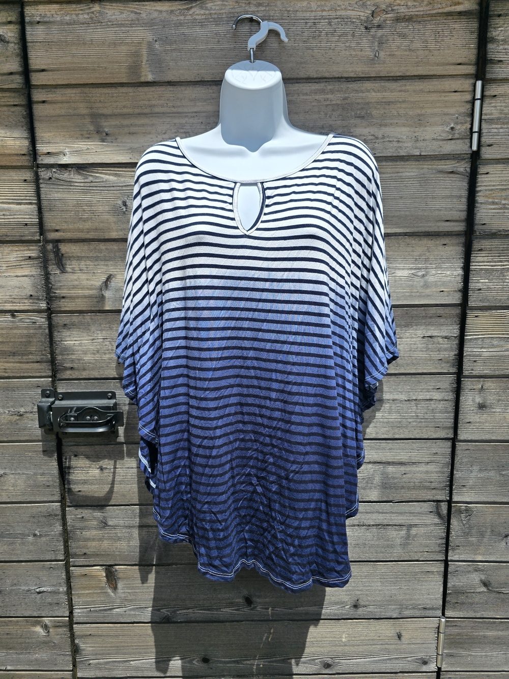 Striped Ombre Keyhole Tunic in Navy and White